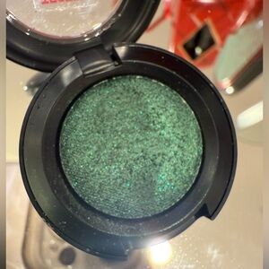 Shimmering Green Eyeshadow MAC